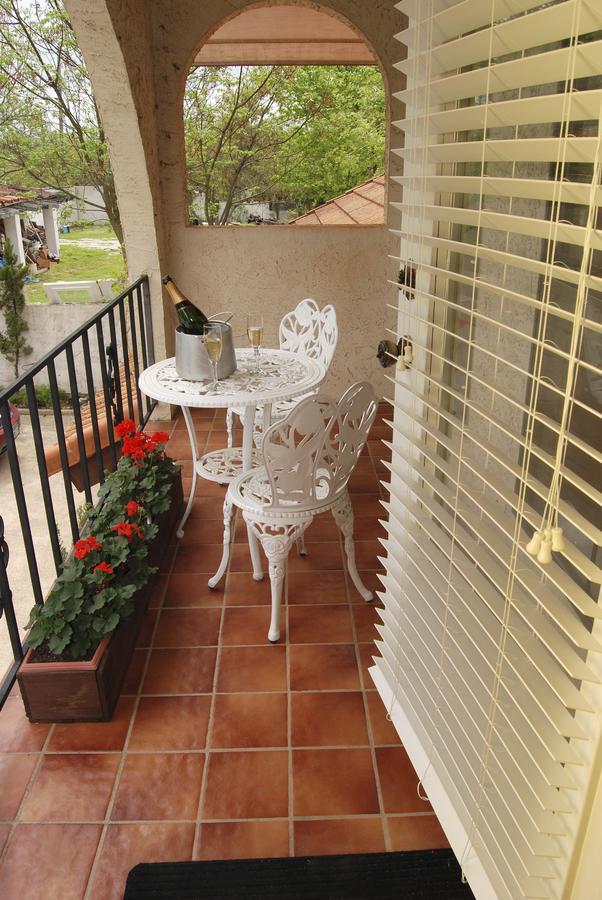 Lakehouse Bed And Breakfast Canyon Lake Esterno foto