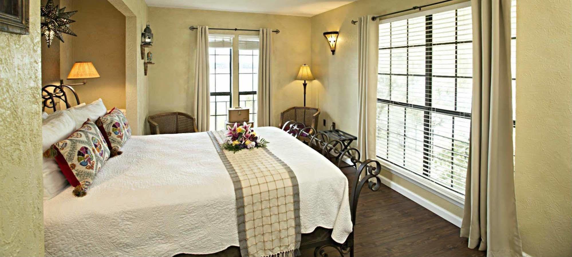 Lakehouse Bed And Breakfast Canyon Lake Esterno foto